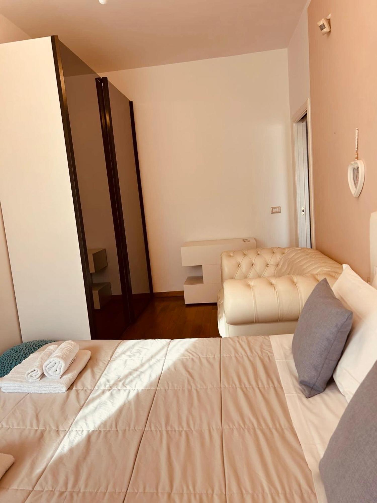 Guest House Melo Бари Екстериор снимка